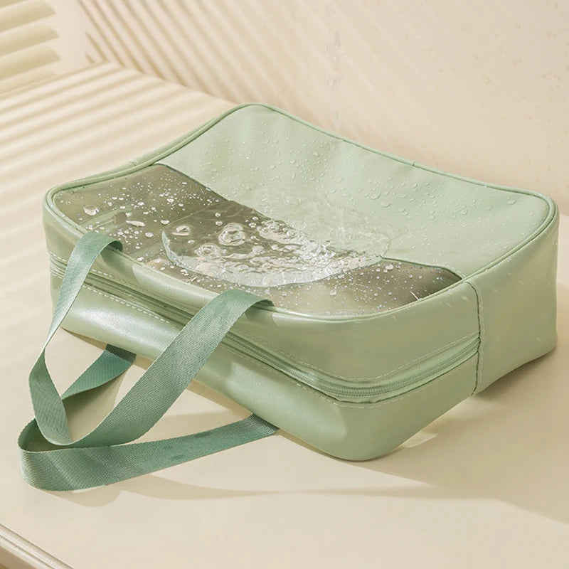 Trousse maquillage transparente élégante et pratique