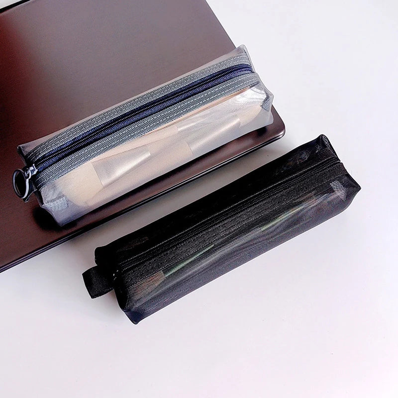 Trousse maquillage transparente élégante et pratique