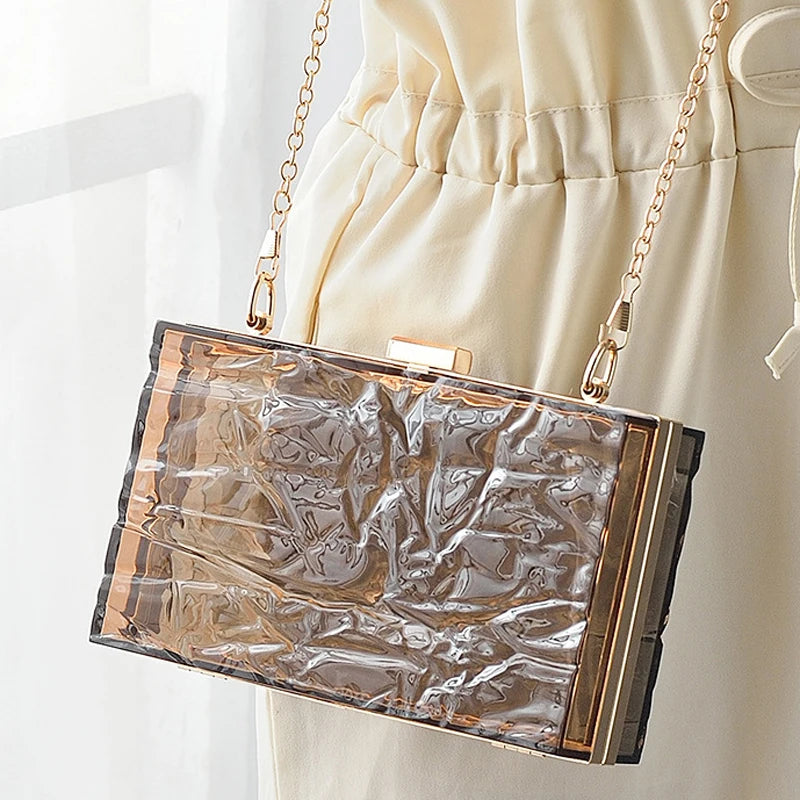 Pochette transparente chic chaîne dorée
