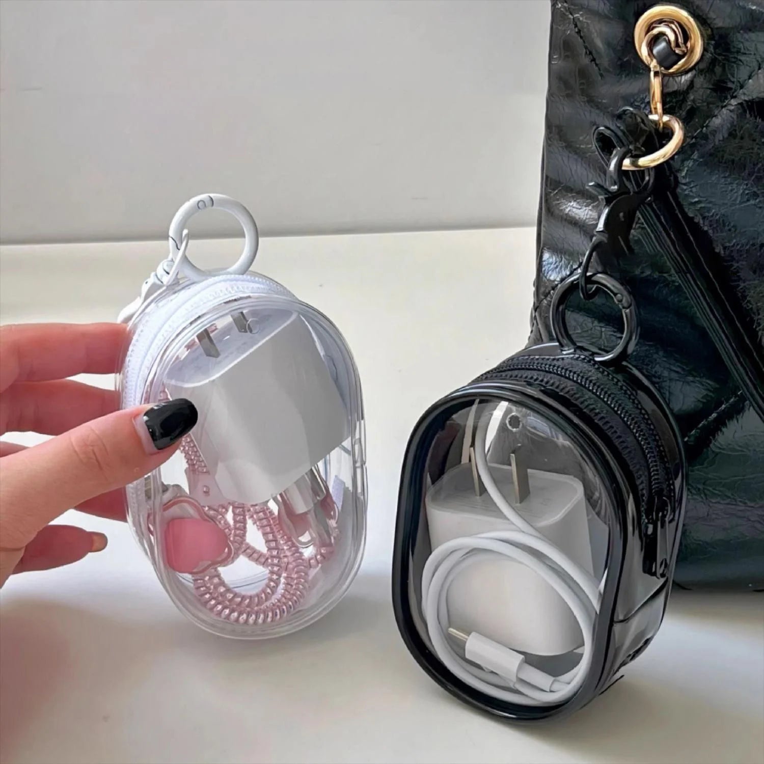 Pochette transparente pratique pour accessoires tech